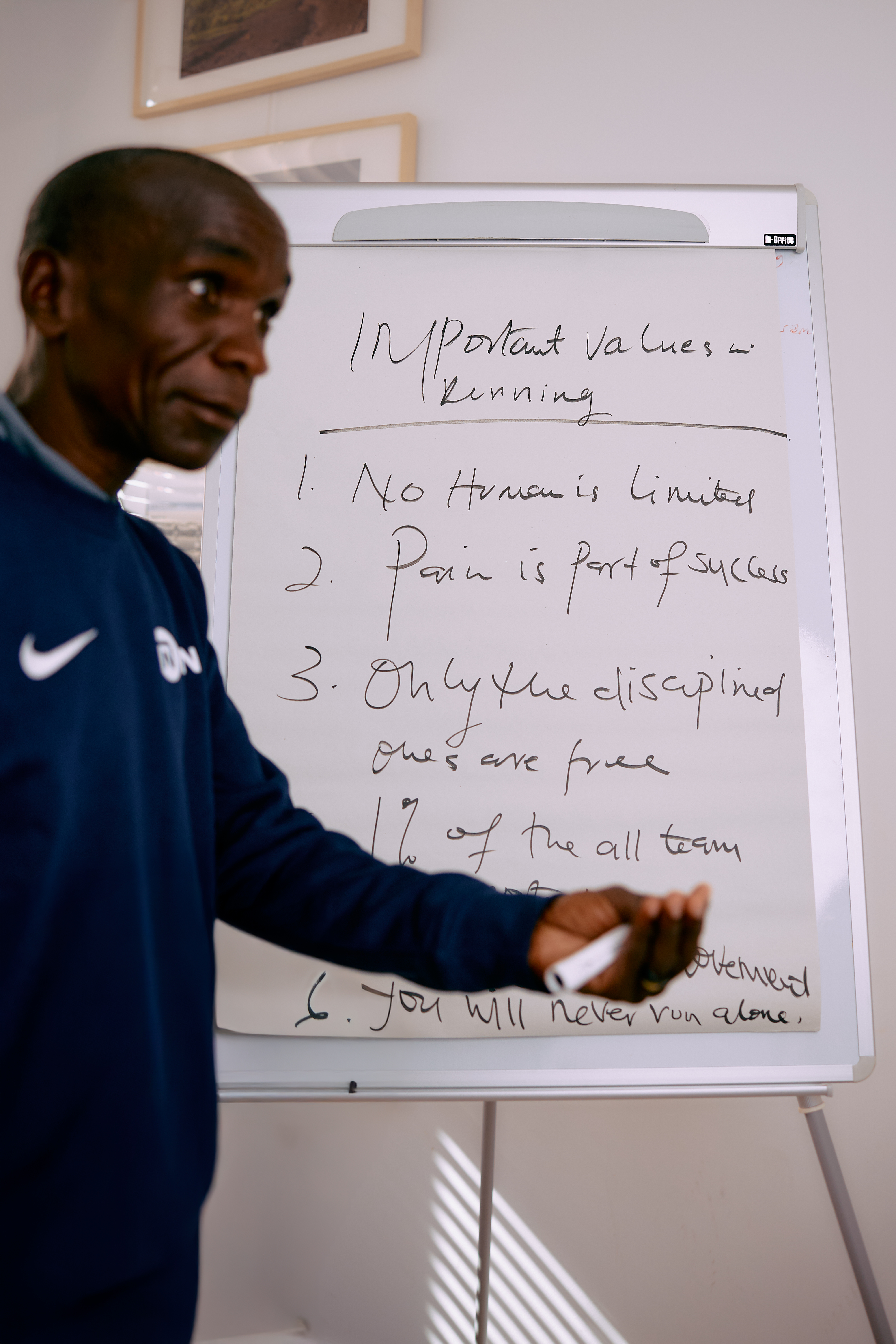 Eliud Kipchoge twarzą aplikacji Kotcha. To biegowy trener AI