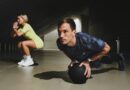 Jakie marki oferują bogaty wybór akcesoriów sportowych?