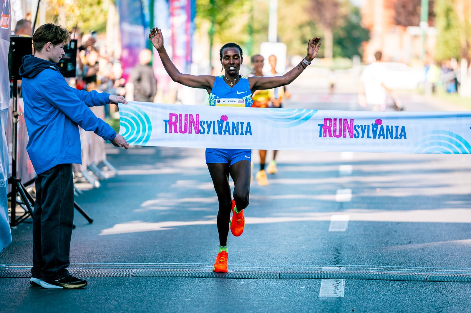 Kosmiczne bieganie w Braszowie. Aż 12 zawodników złamało 28 minut na 10 km